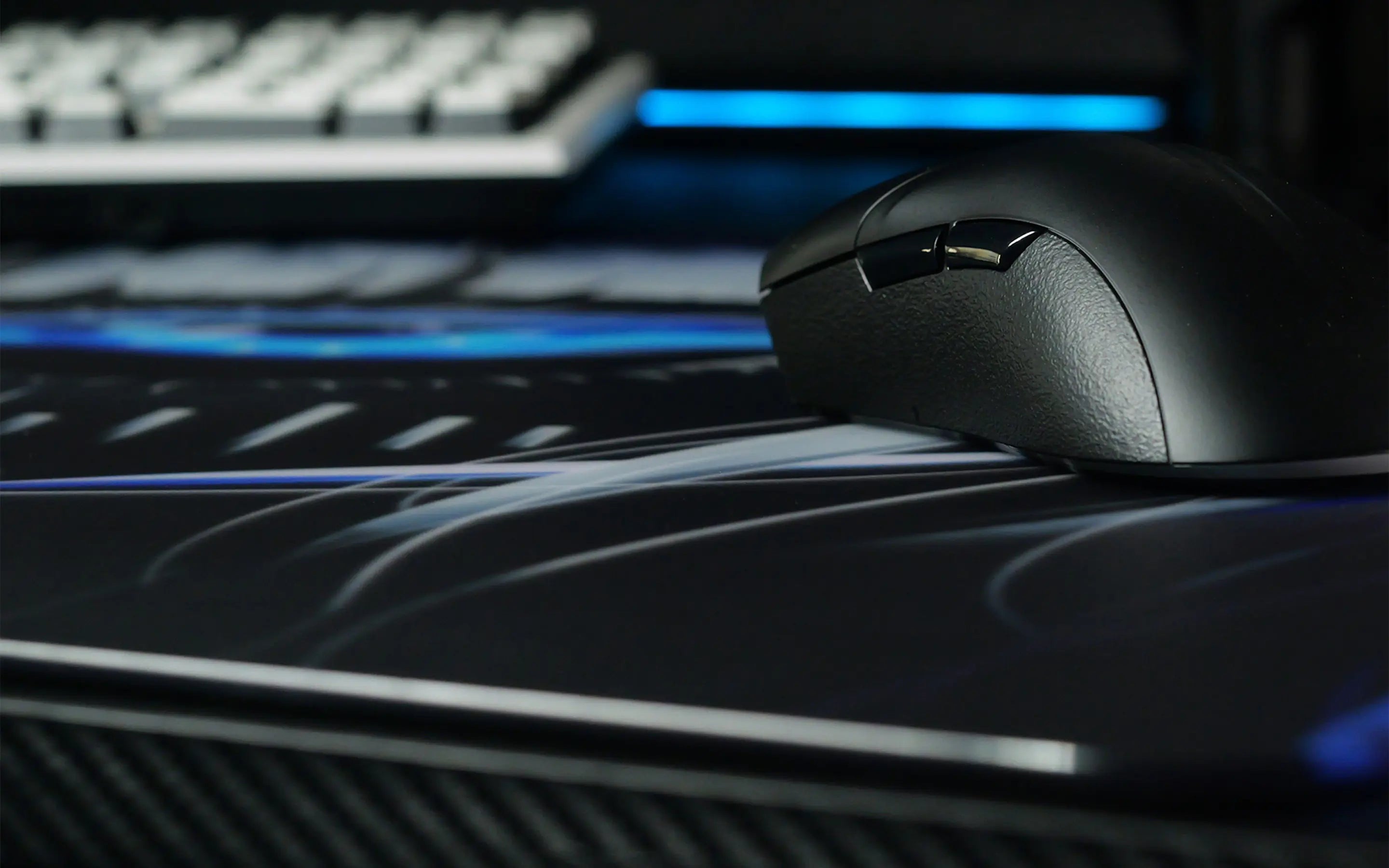 GLASS MOUSEPAD FOR FPS GAMES – SMOOTH, PRECISE, AND BUILT FOR EVERY PLAYER
