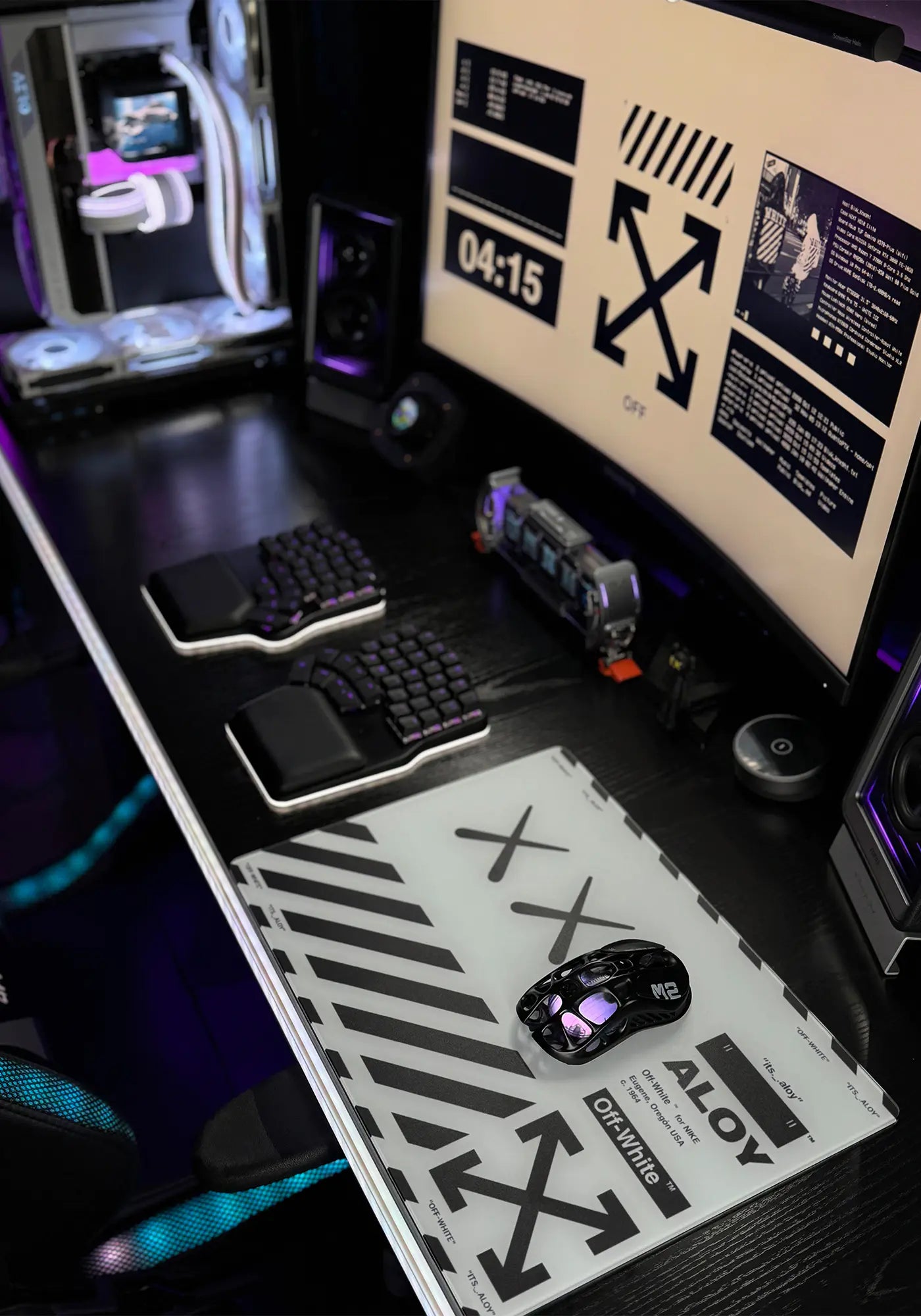 CLUSTRS_glass_mouse_pad_delivering_pinpoint_control_for_FPS_gaming