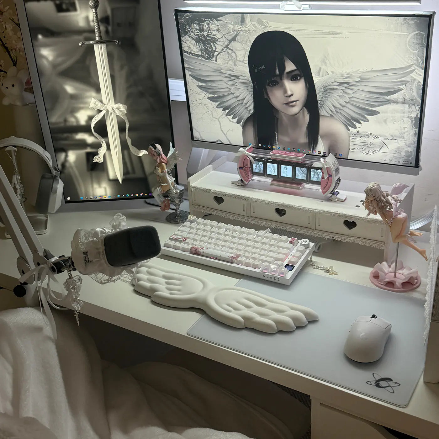 Clean_White_Glass_Mouse_Pad_Sleek_Minimalist_Gaming_Surface