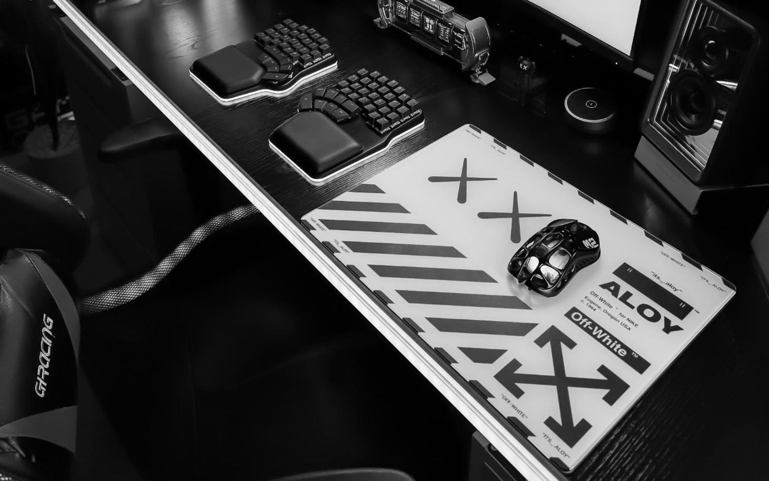 CLUSTRS custom glass mousepad compared with a cloth mousepad, showing smooth glide, easy cleaning, and gaming control