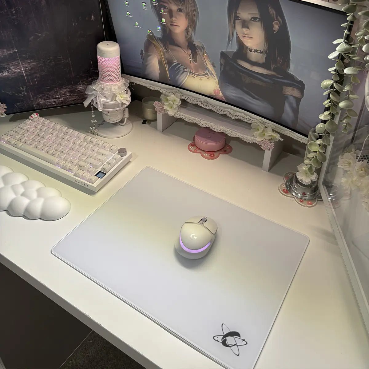 clustrs white pure glass mousepad